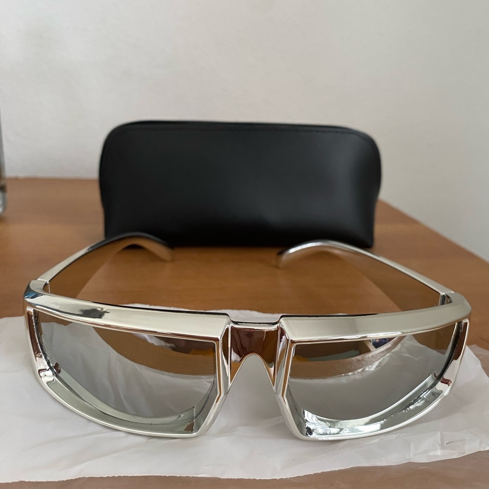 Stylish Silver Sunglasses